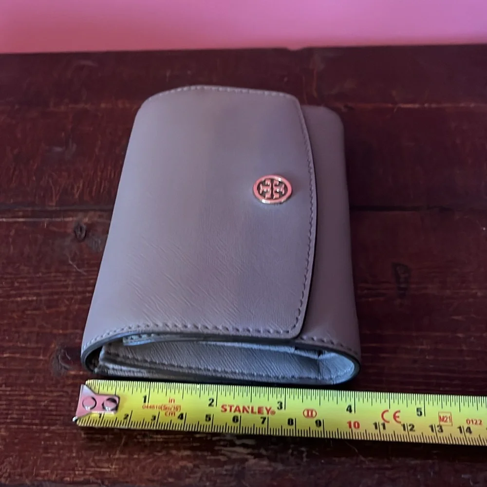 Tory Burch Wallet - Picture 9 of 9